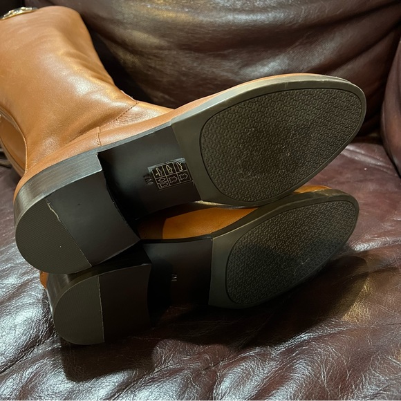 Tory Burch NWOBOX size 7 M - Picture 4 of 8